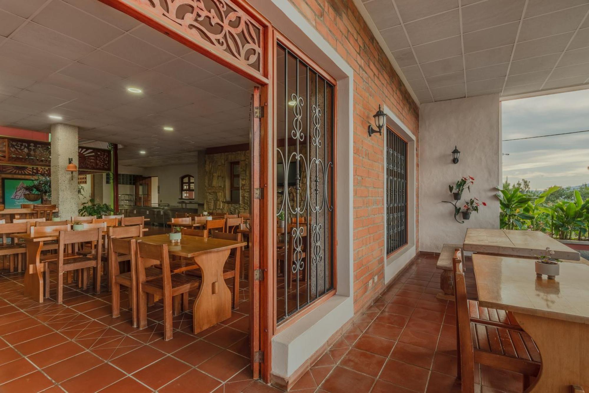 Granja Del Cafe Hotel Y Centro De Convenciones Venecia  Εξωτερικό φωτογραφία